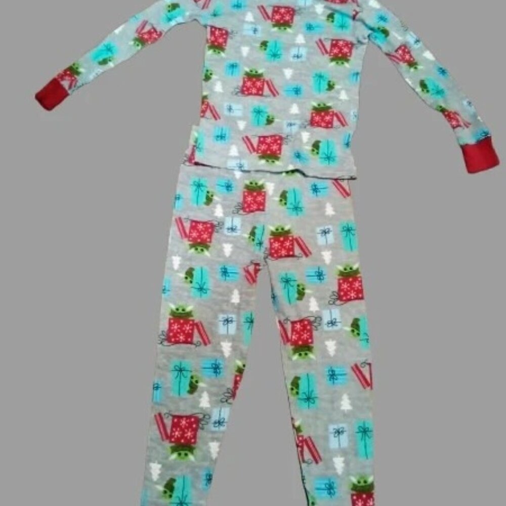 Old Navy Pajama Set w/Star Wars Grogu Christmas Print 2 Pc Unisex Sz 6 Small